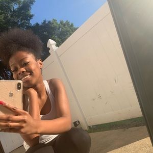 Meet your Posher, Shadrea